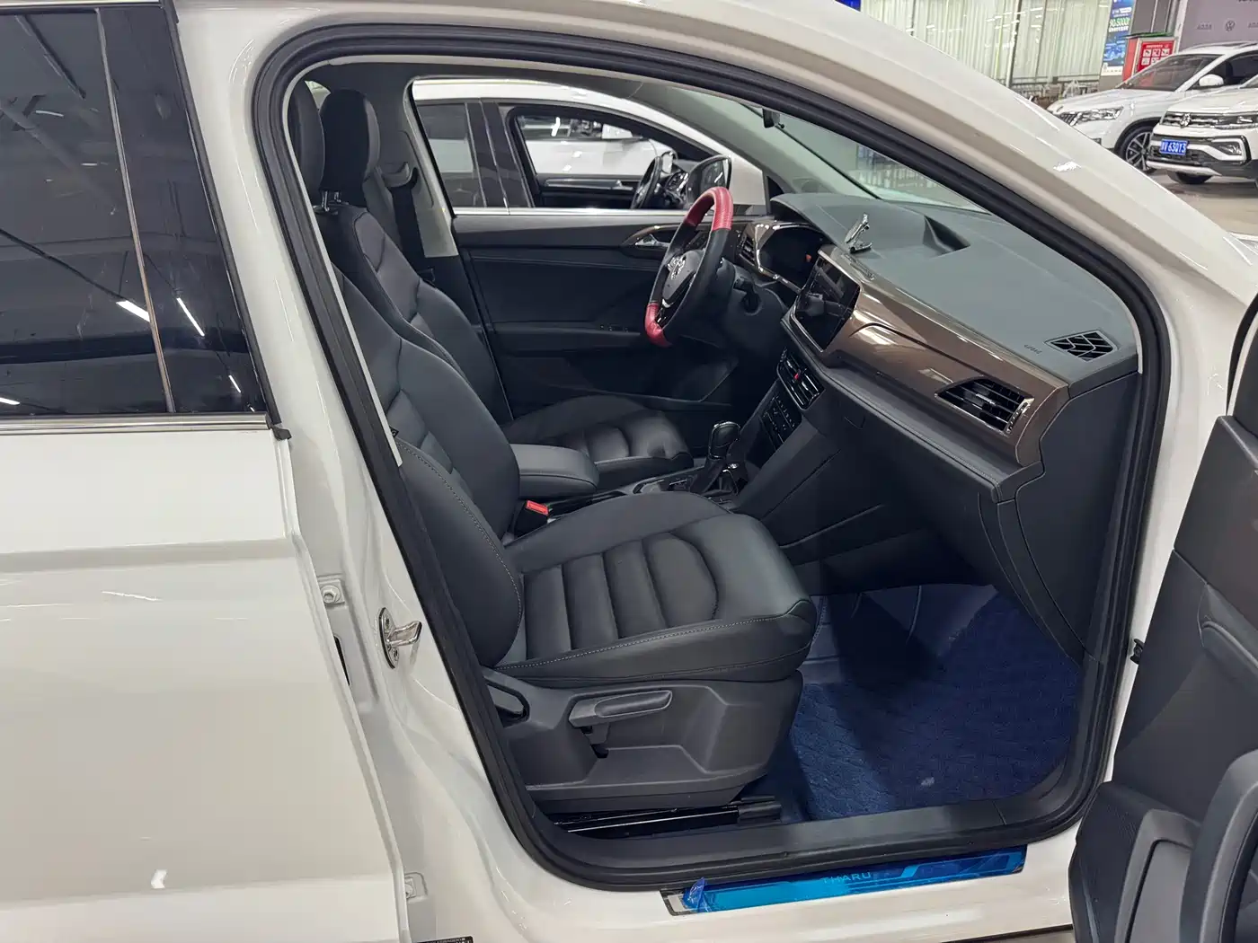 Volkswagen Tharu 2022 280TSI FWD Luxury Edition фото 13