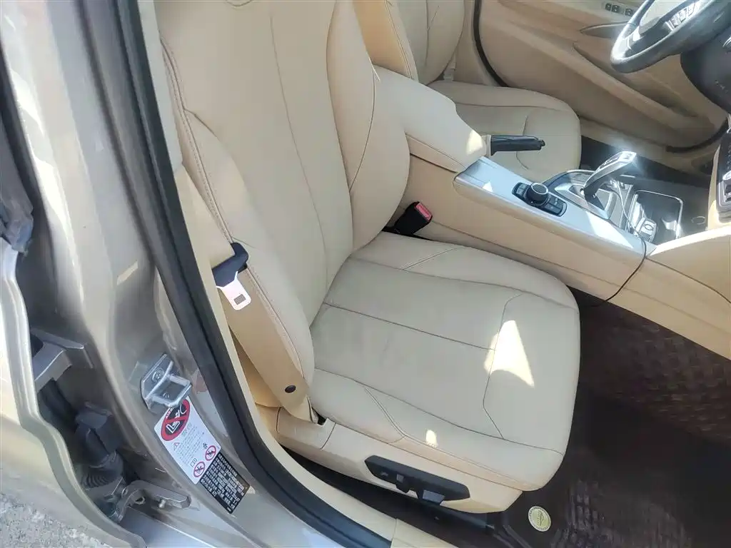 BMW 3 Series 2014 320i Fashion фото 21