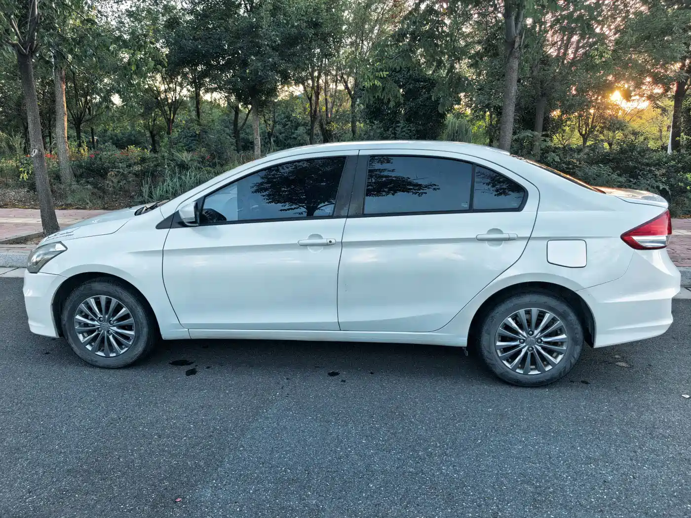 Suzuki Alivio 2017 2015 1.6L Manual Comfort