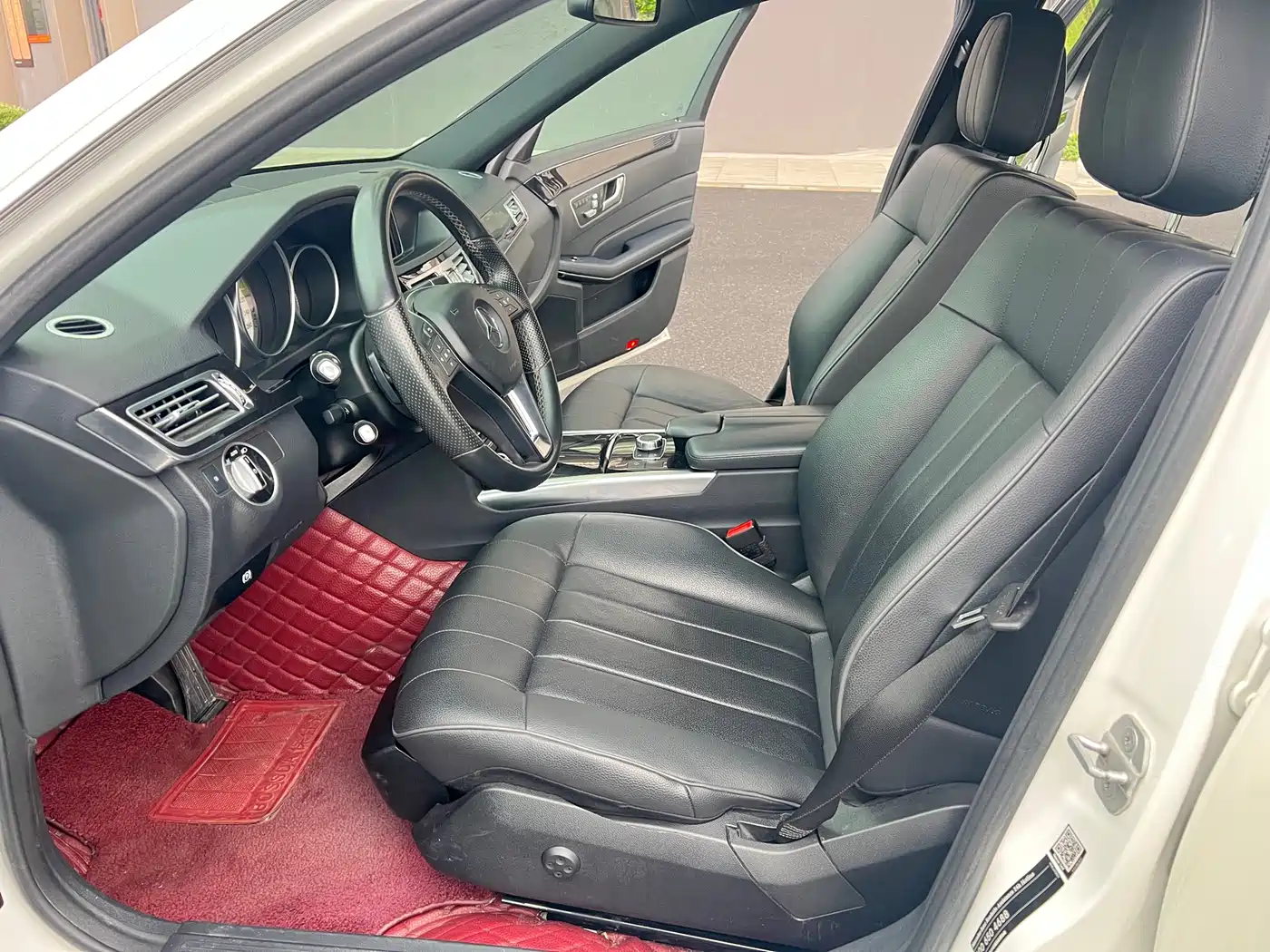 Mercedes-Benz E-Class 2015 Facelift E 260 L Sport фото 13