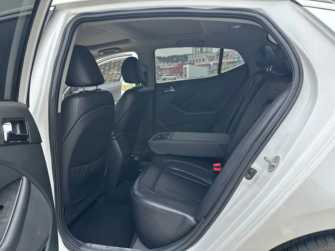 Kia K5 2012 2.0L Automatic DLX фото 14