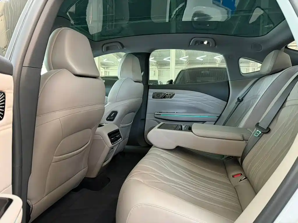 Geely Galaxy Galaxy Xingyao 8 2026 2025 130km EM-i Premium Edition