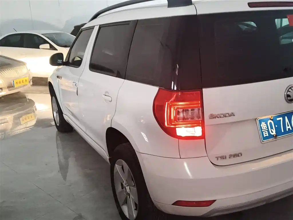 Škoda Yeti 2017 TSI280 DSG Advance фото 5