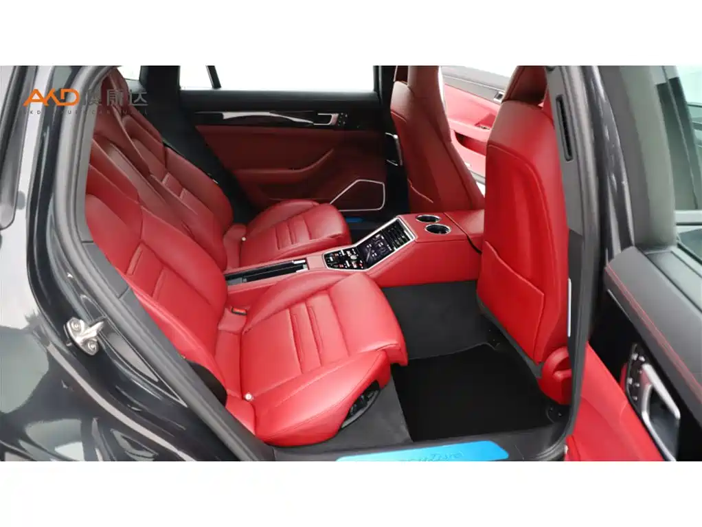 Фото 8 - Porsche Panamera