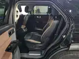 Photo 15 - Ford Explorer