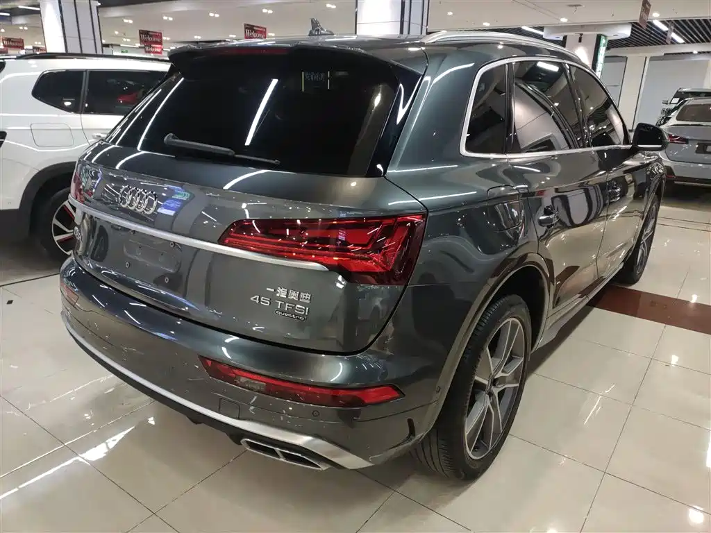 Audi Q5L 2022 45T Luxury Dynamic фото 7