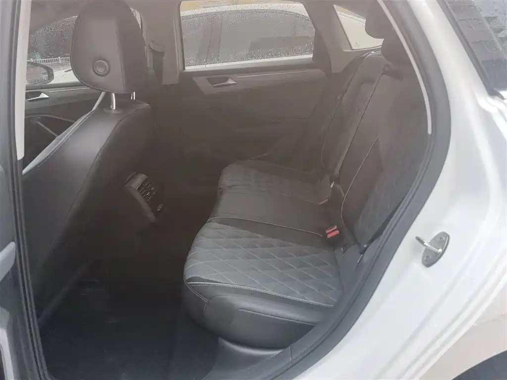 Volkswagen Sagitar 2023 300TSI DSG Surpassing Edition фото 17