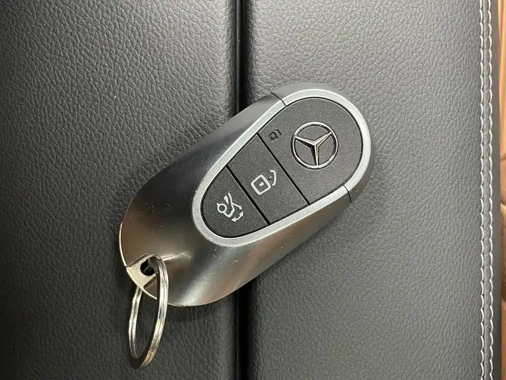 Mercedes-Benz E-Class 2024 Model E 300 L Luxury фото 20