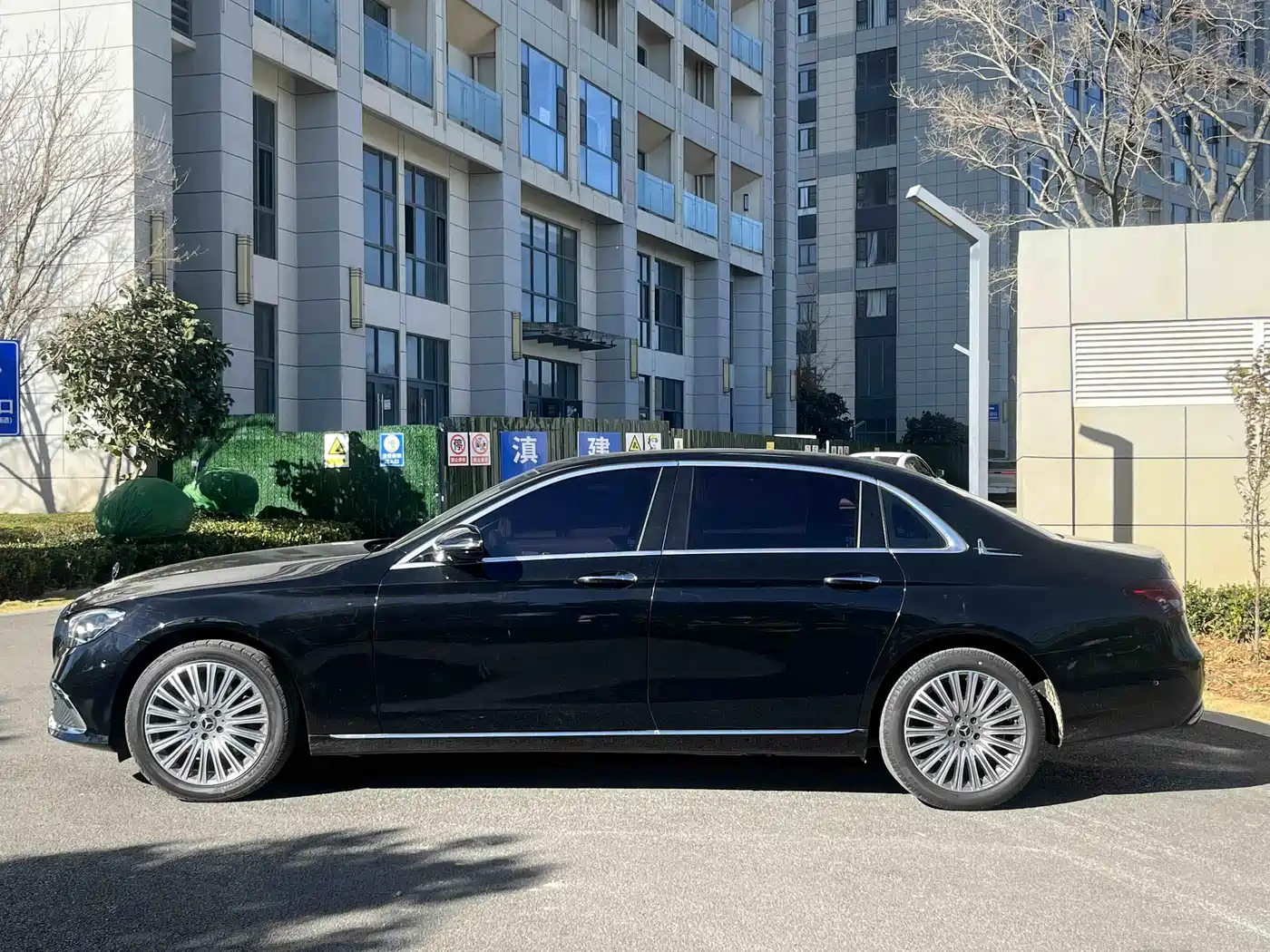 Mercedes-Benz E-Class 2023 E 300 L Fashion фото 21
