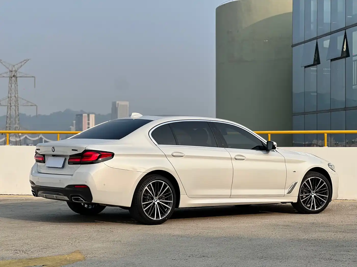 BMW 5 SERIES