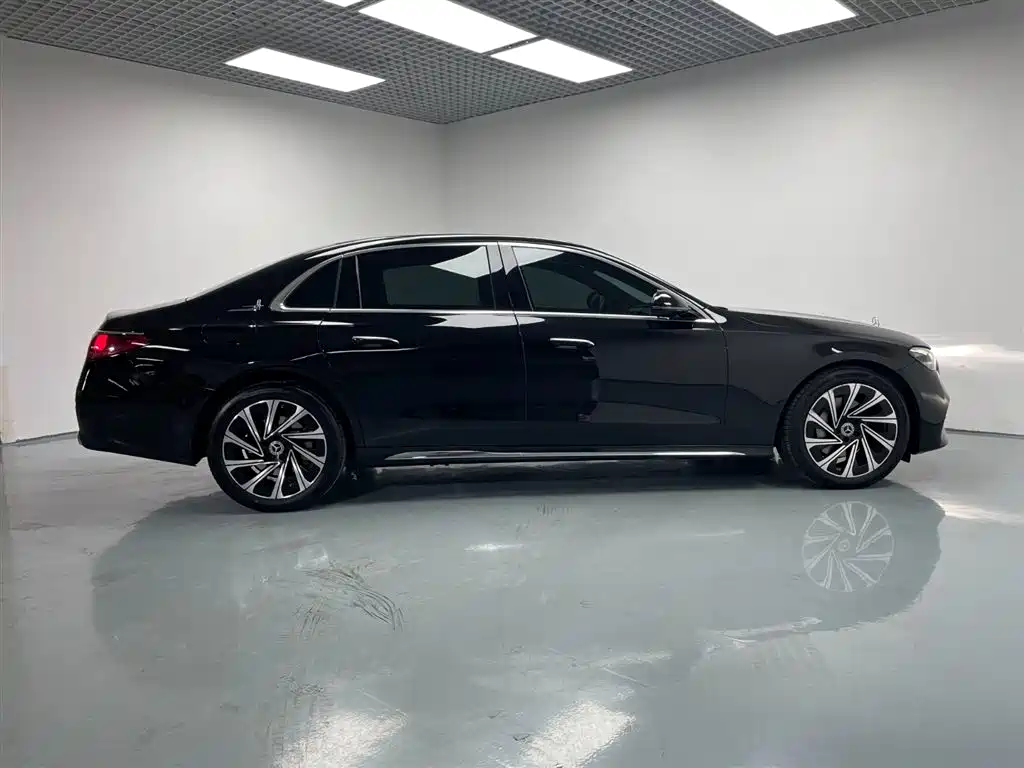 Mercedes-Benz E-Class 2024 Model E 300 L Luxury фото 5
