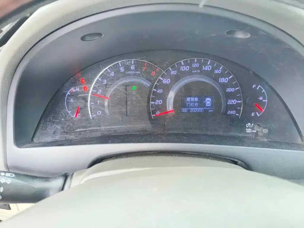Фото 4 - Toyota Camry
