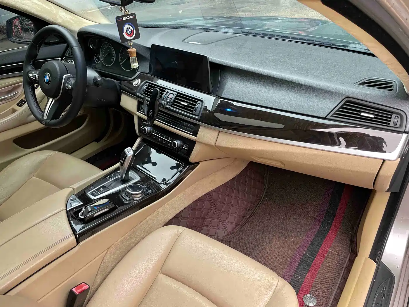BMW 5 Series 2011 523Li Leading фото 15