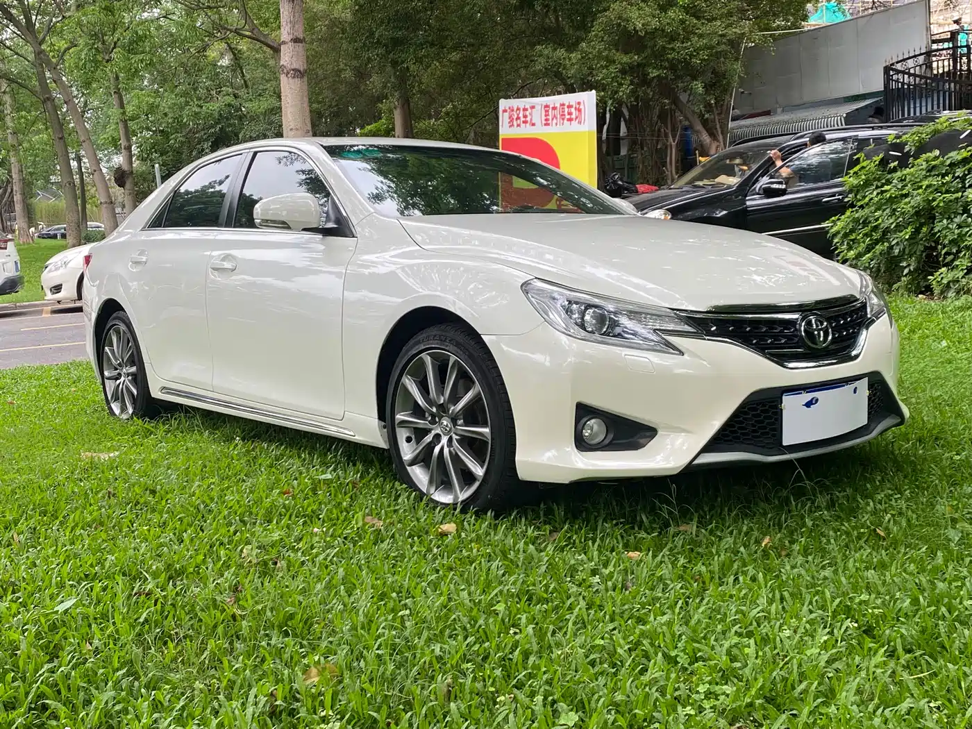Toyota Reiz 2013 2.5V Premium Edition фото 3