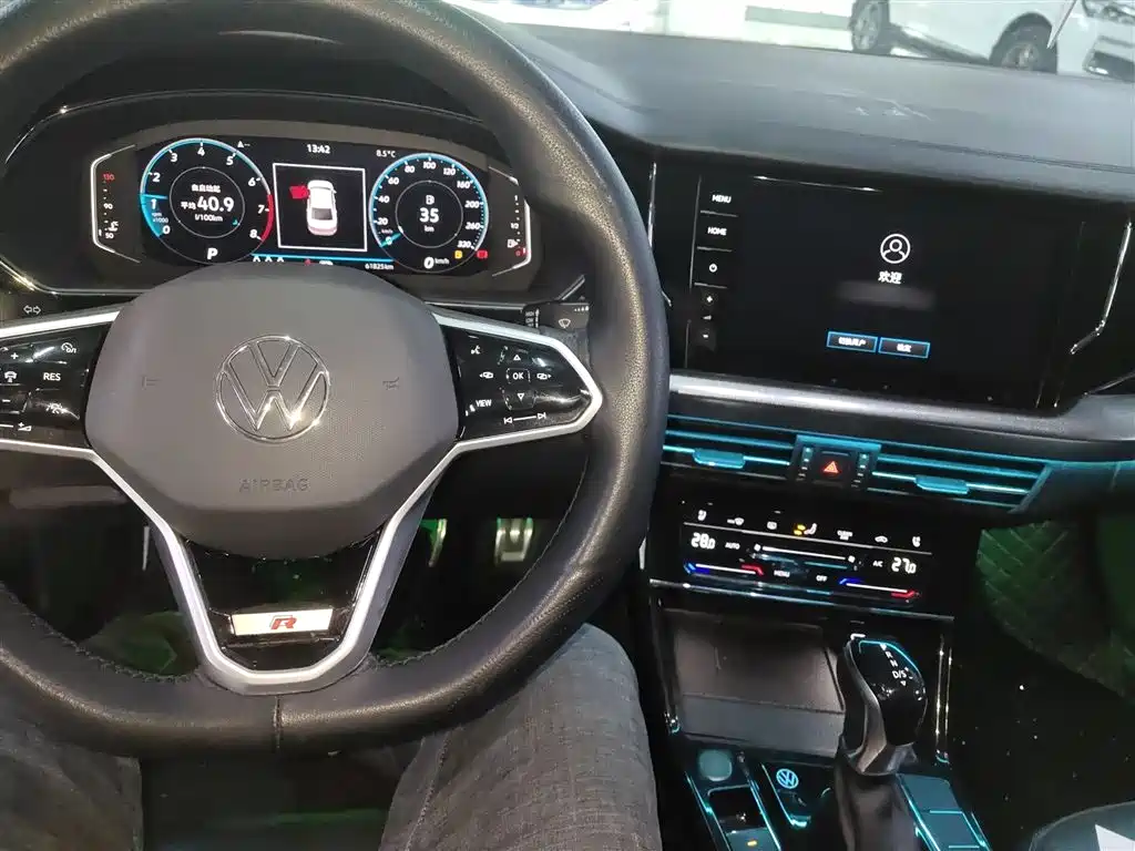 Volkswagen Passat 2023 Facelift 330TSI Luxury Edition фото 10