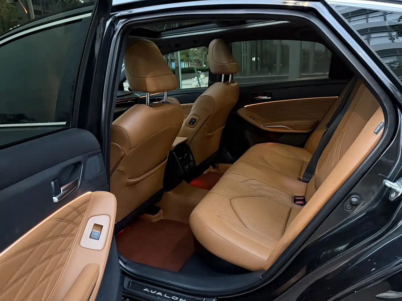 Toyota Avalon 2022 Hybrid 2.5L XLE Premium Edition фото 13