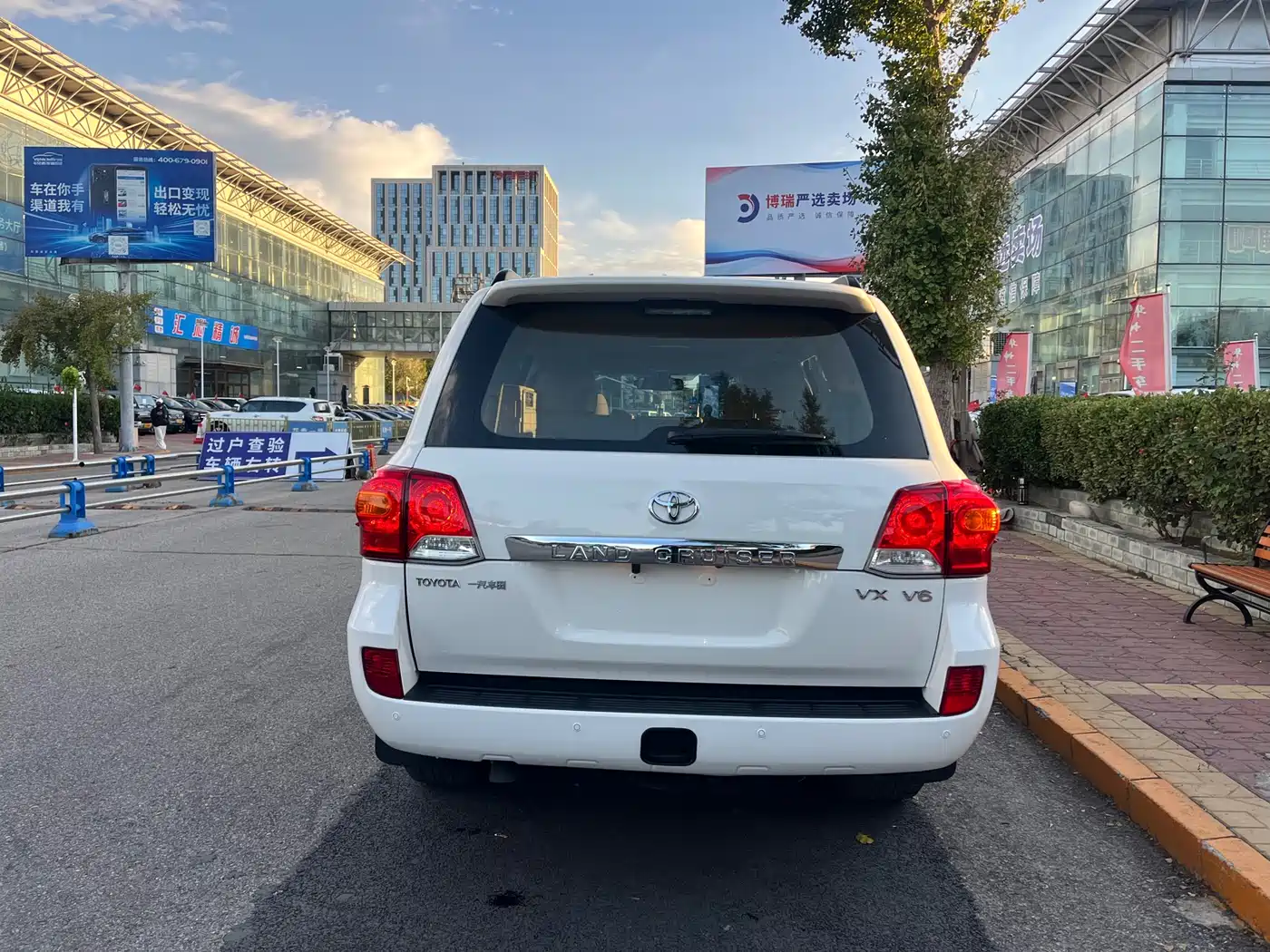 Toyota Land Cruiser 2012 4.0L Automatic VX фото 10