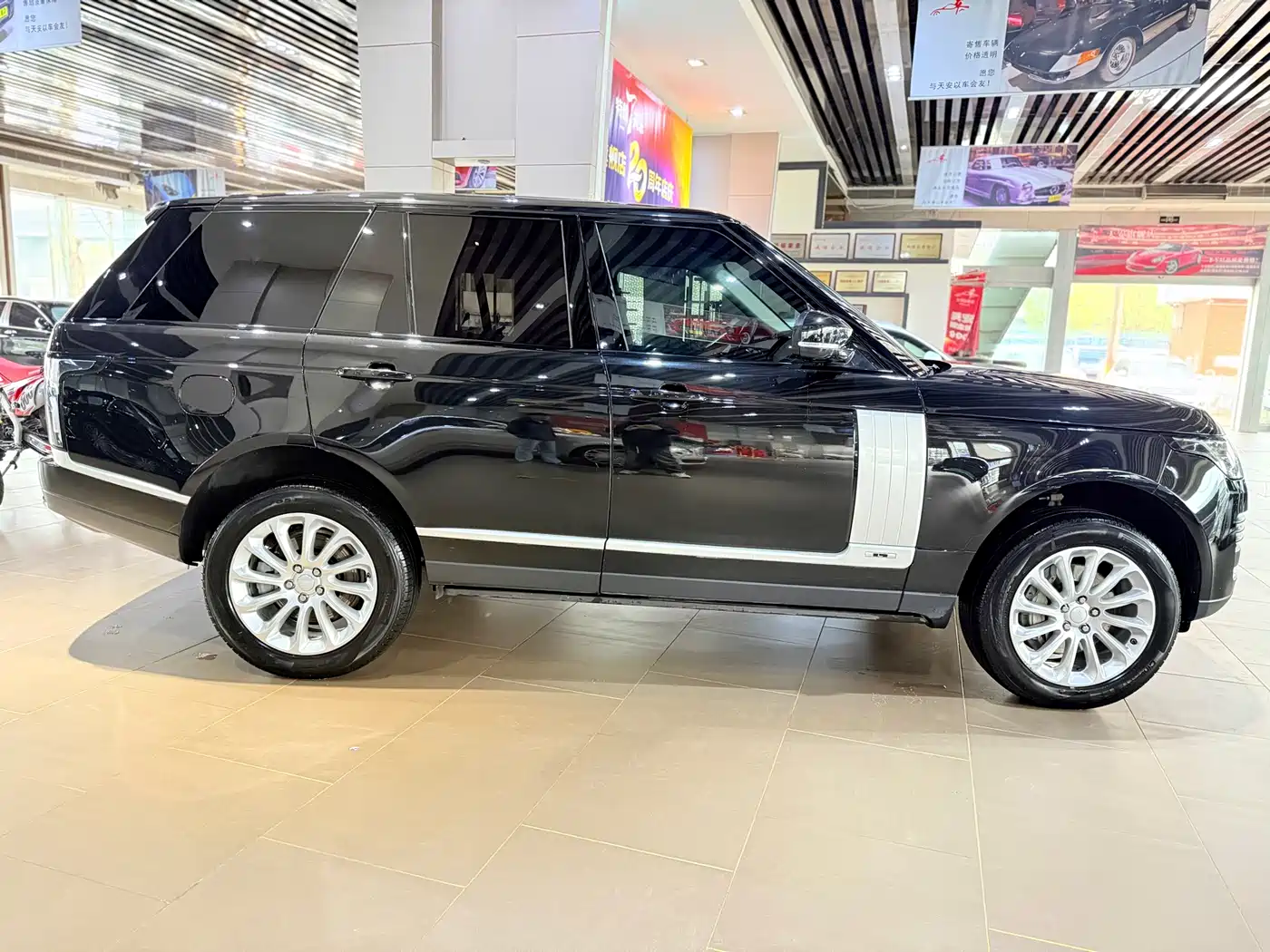 LAND ROVER RANGE ROVER
