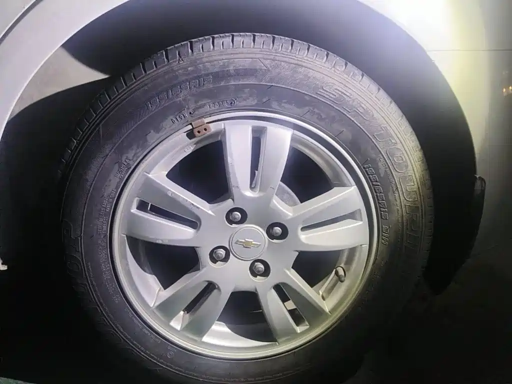 Chevrolet Aveo 2012 2011 Sedan 1.4L MT SE