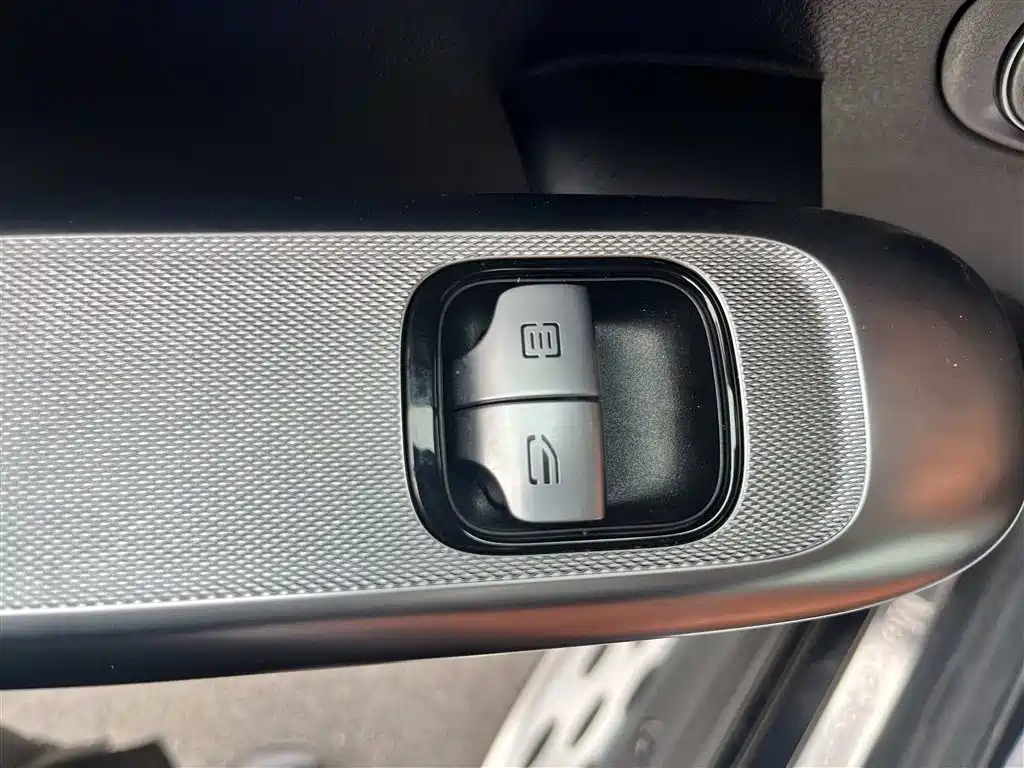 Mercedes-Benz GLC New Energy 2025 350 e L 4MATIC Collector's Edition фото 18