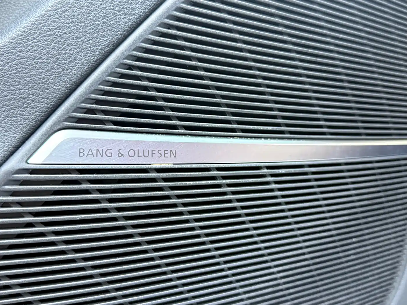 Audi SQ7 2024 4.0 TFSI фото 3