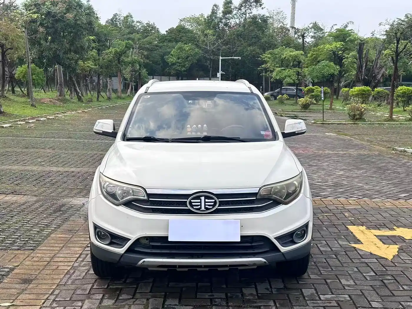 FAW Senya R7 2017 2016 1.6L Manual Comfort