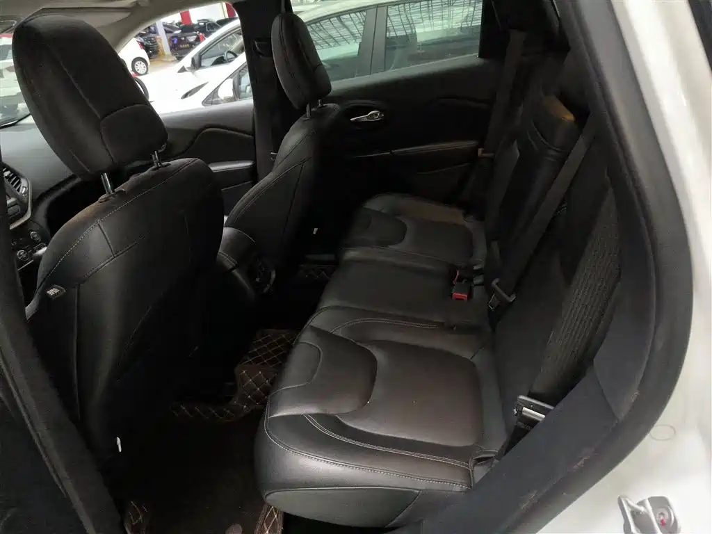 Jeep Cherokee 2019 2017 2.0L Superior Edition