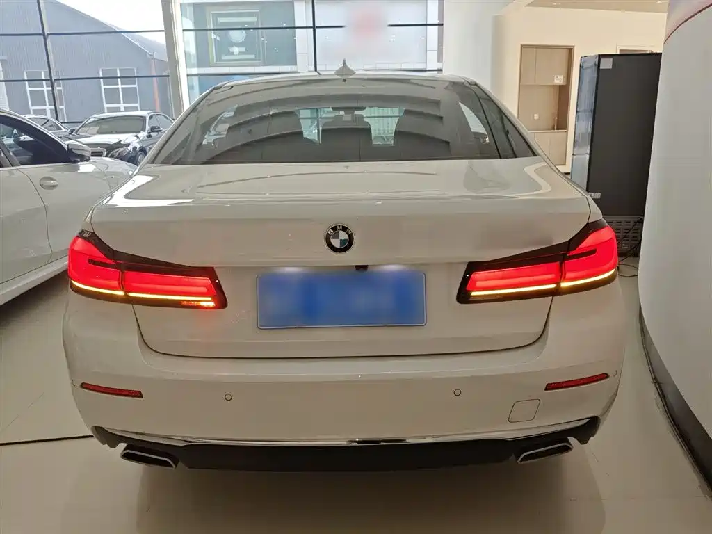 BMW 5 Series 2023 530Li Leading Luxury Package фото 22
