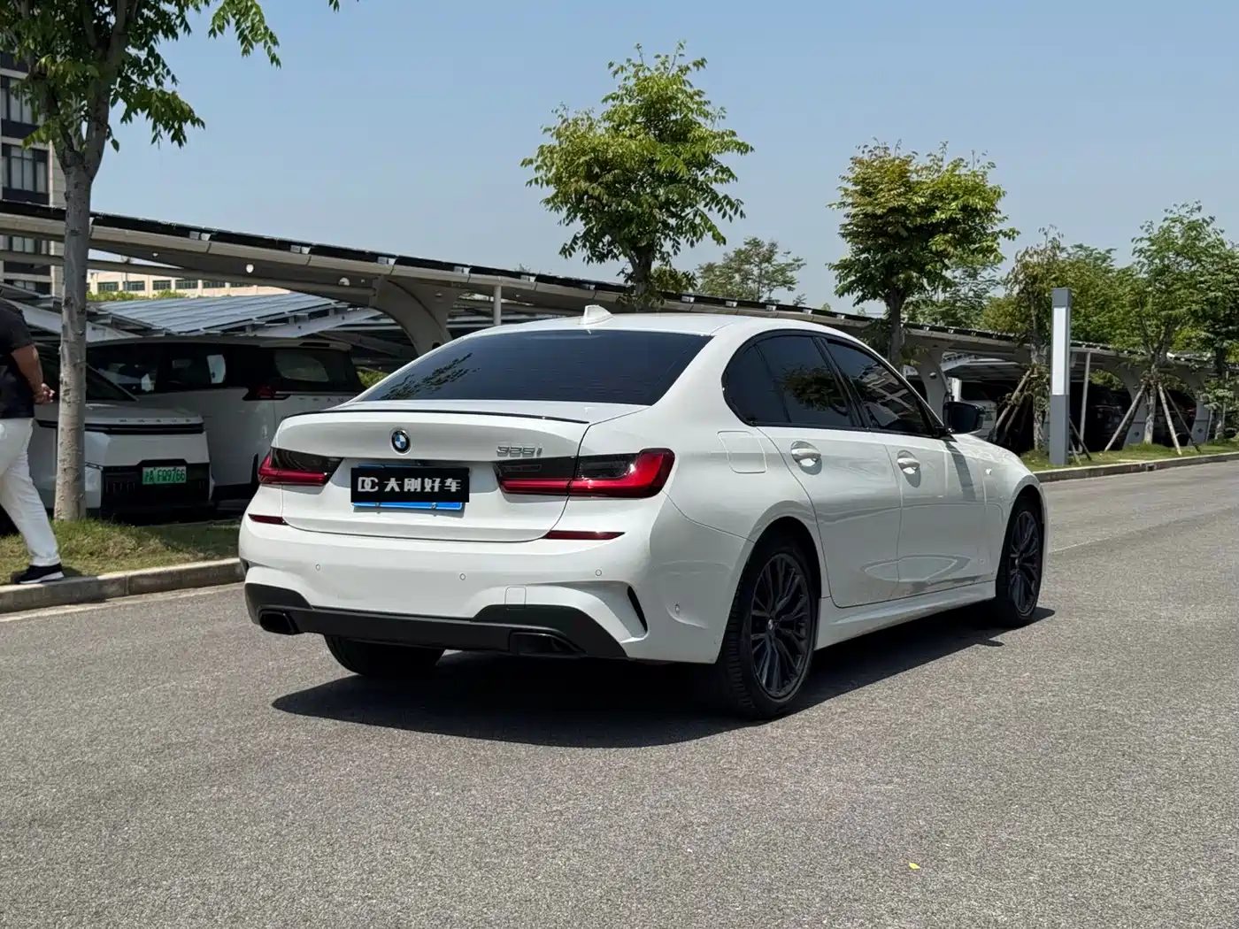 BMW 3 Series 2021 325i M Sport Night Edition фото 4