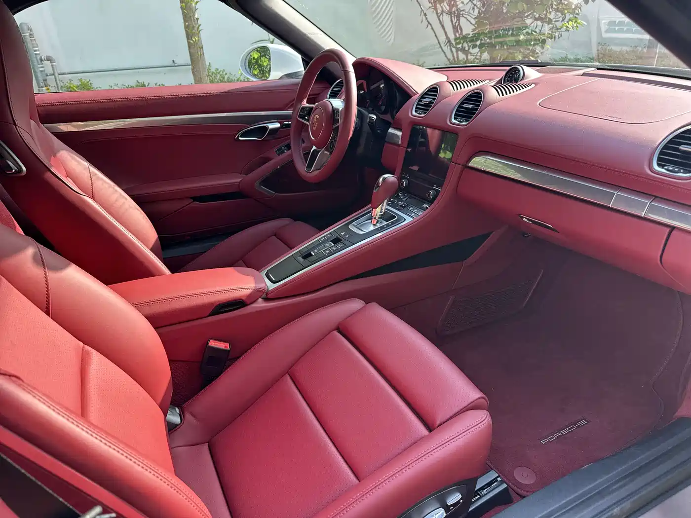 PORSCHE 718