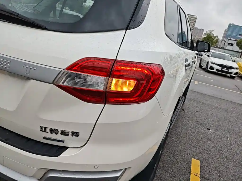 Ford Everest 2018 2017 2.0T Gasoline Automatic 4WD Elite Edition 5-Seater