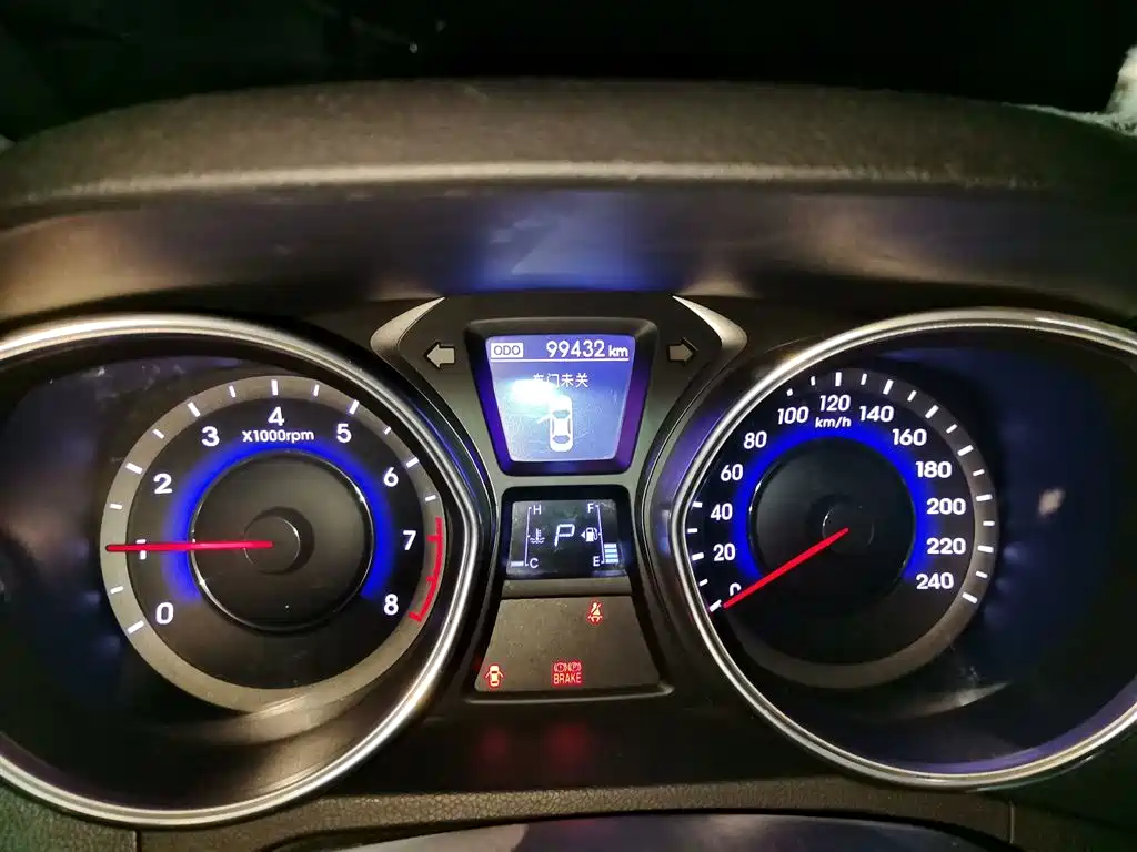Hyundai Langdong 2013 1.6L Automatic Premium фото 5
