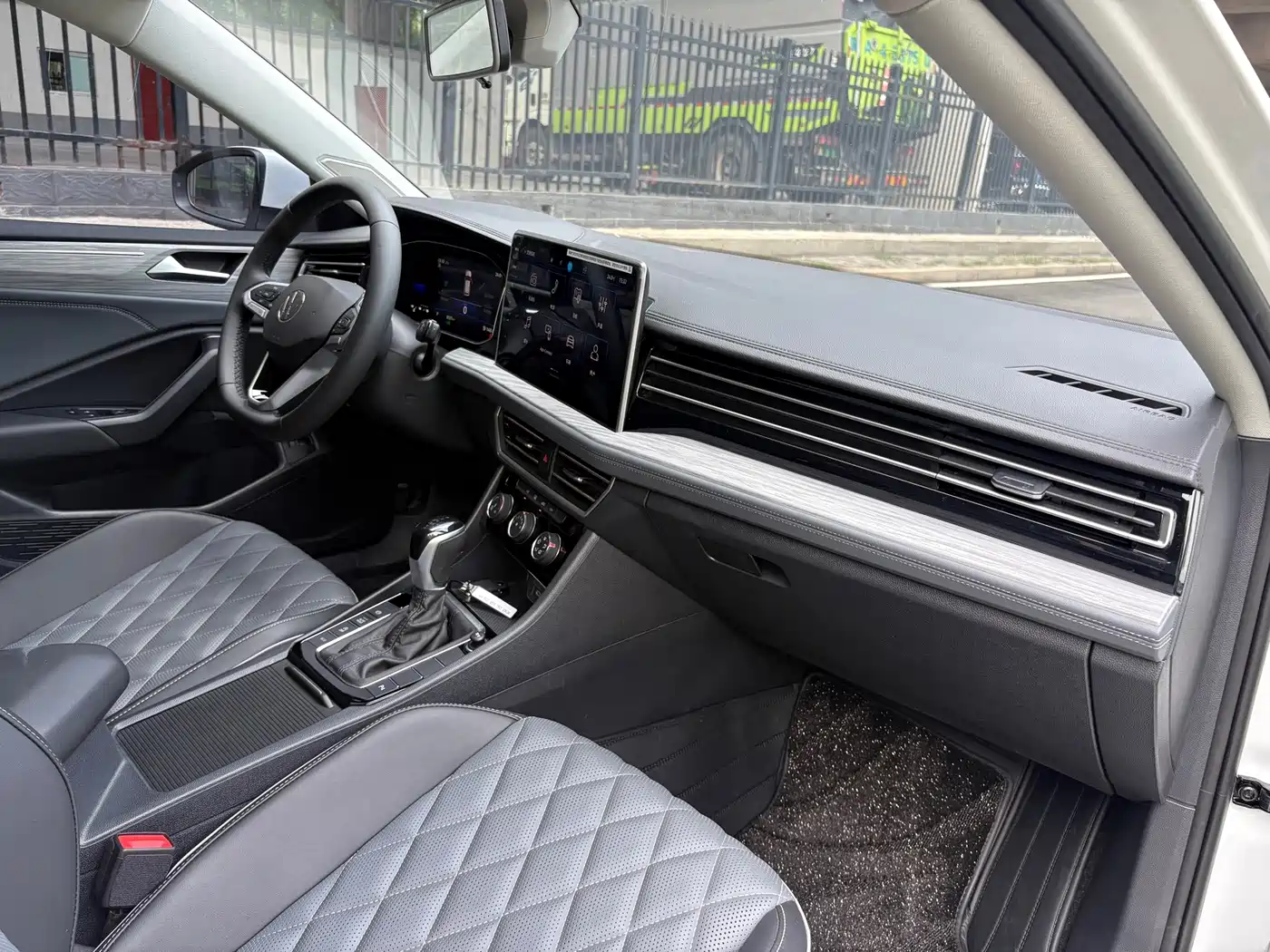 Volkswagen Sagitar, миниатюра 6