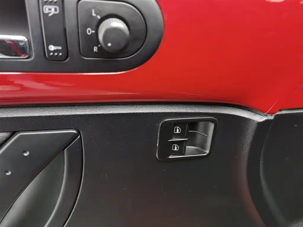 Volkswagen Beetle 2010 Model 1.6 AT фото 9
