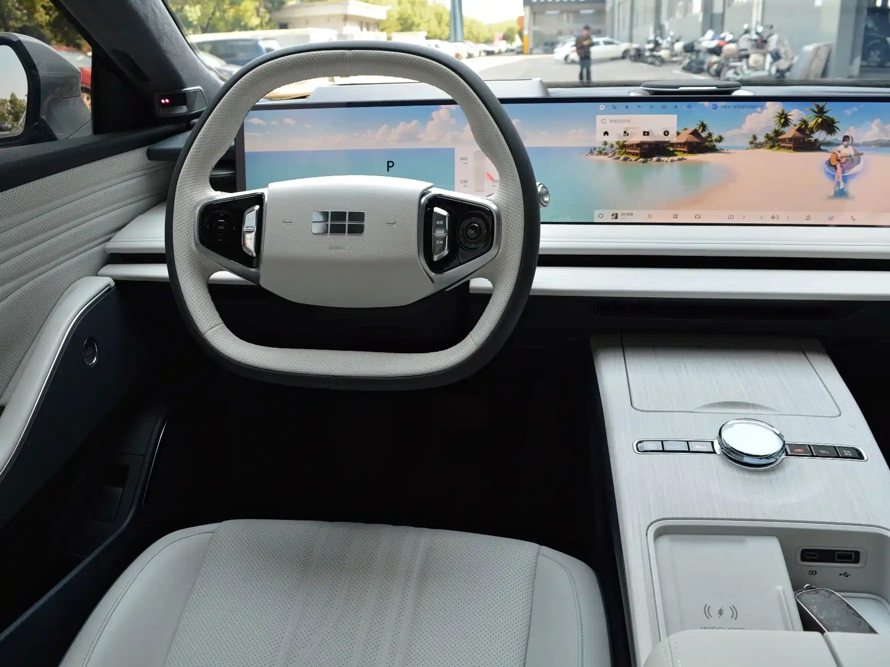 Photo 12 - Geely Galaxy Galaxy E8