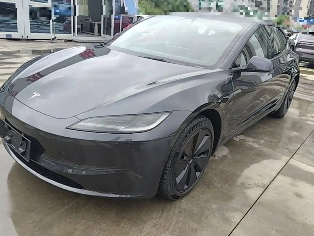 Tesla Model 3 2023