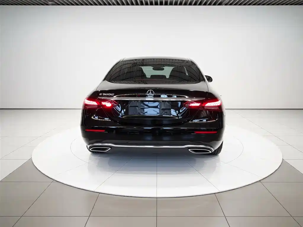 Mercedes-Benz E-Class 2022 E 300 L Fashion фото 22