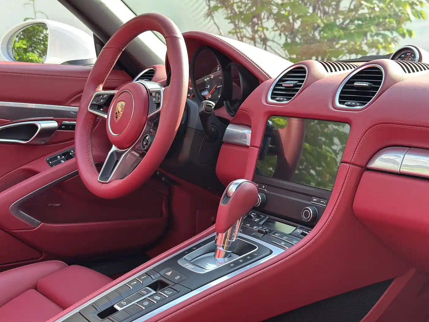 PORSCHE 718