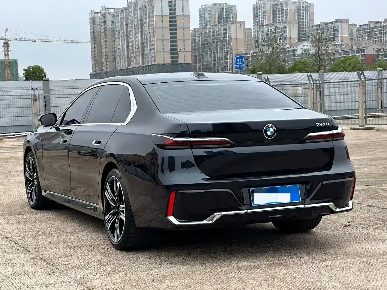 صورة 9 - BMW 7 Series