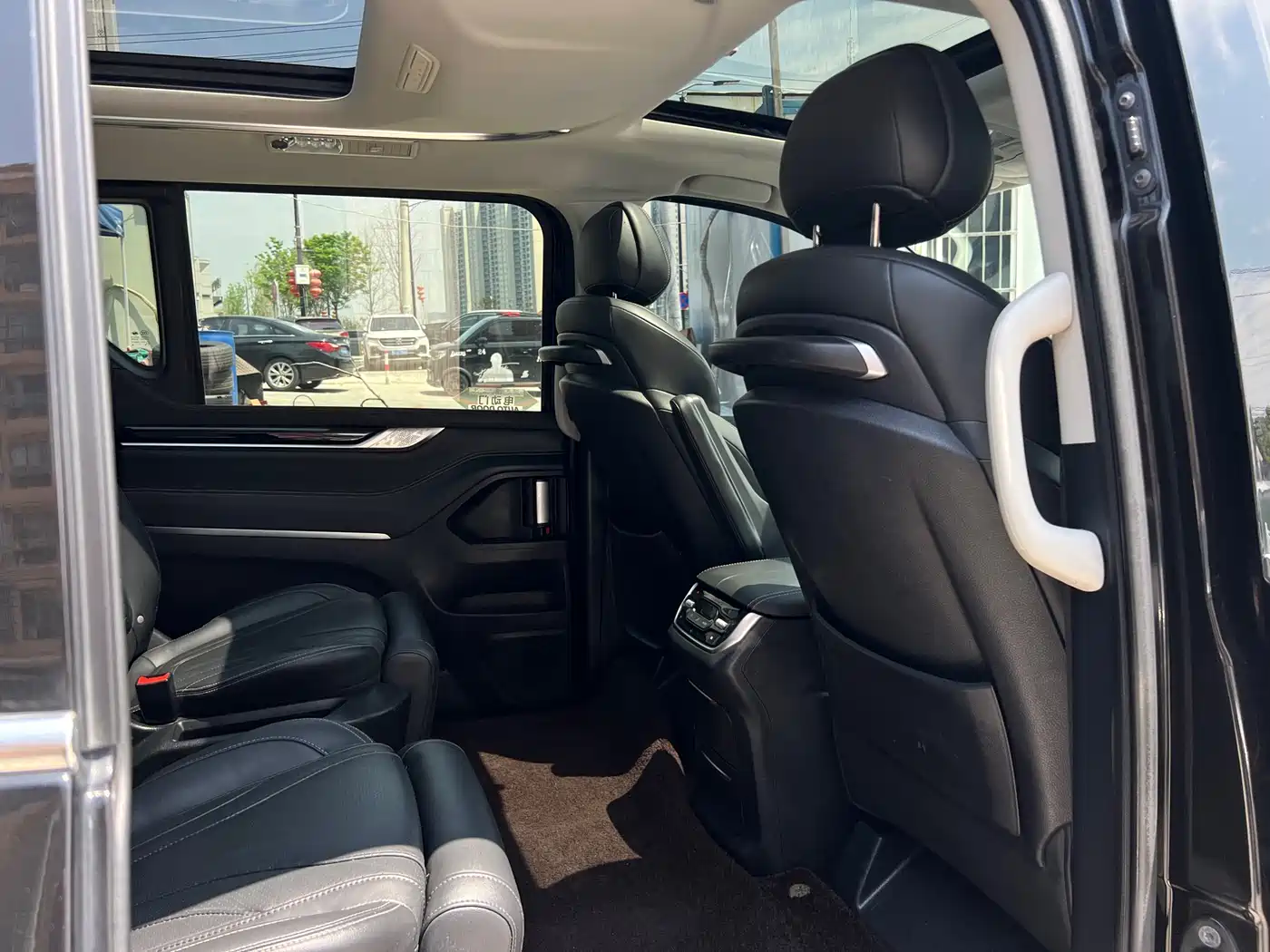 SAIC Maxus Maxus G20 2020 2.0T Gasoline Automatic Luxury Executive фото 21