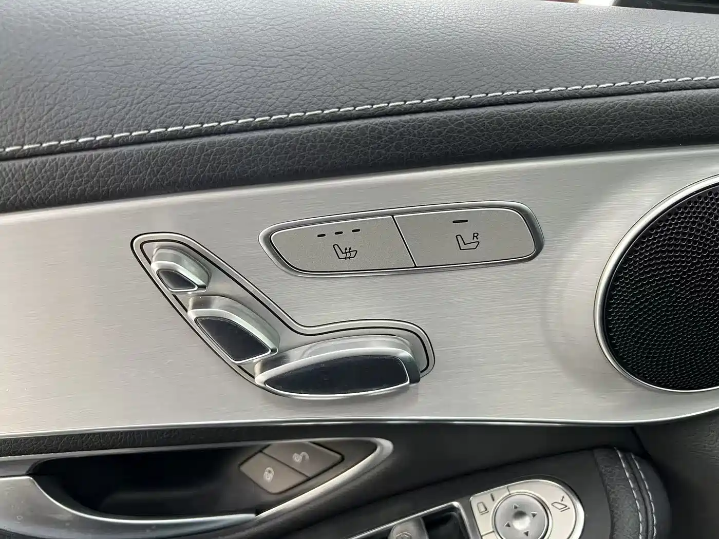 Mercedes-Benz GLC 2022 Facelift III GLC 260 L 4MATIC Dynamic фото 20