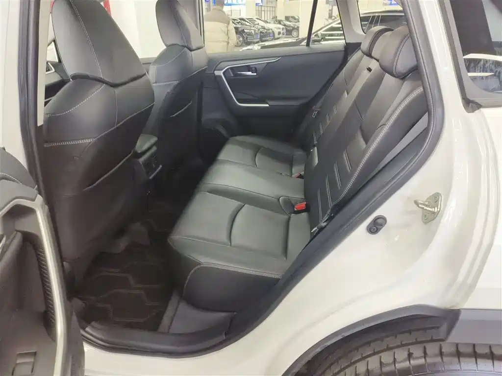 Toyota RAV4 Rongfang 2023 2.0L CVT FWD Style Plus Edition фото 13