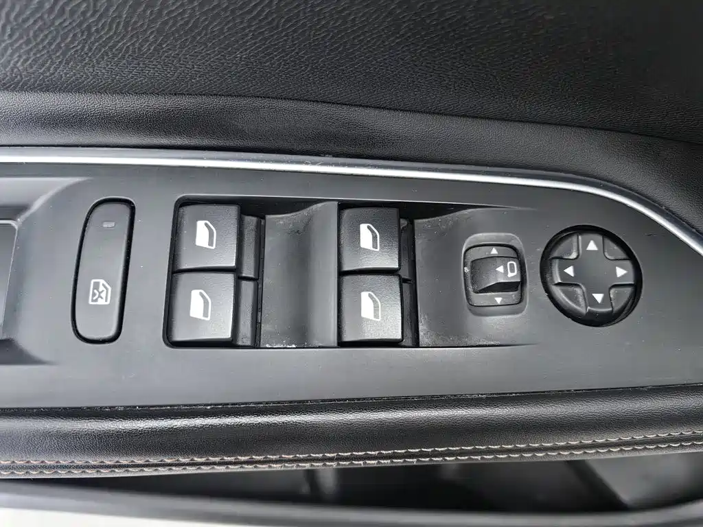 Фото 9 - Peugeot 4008