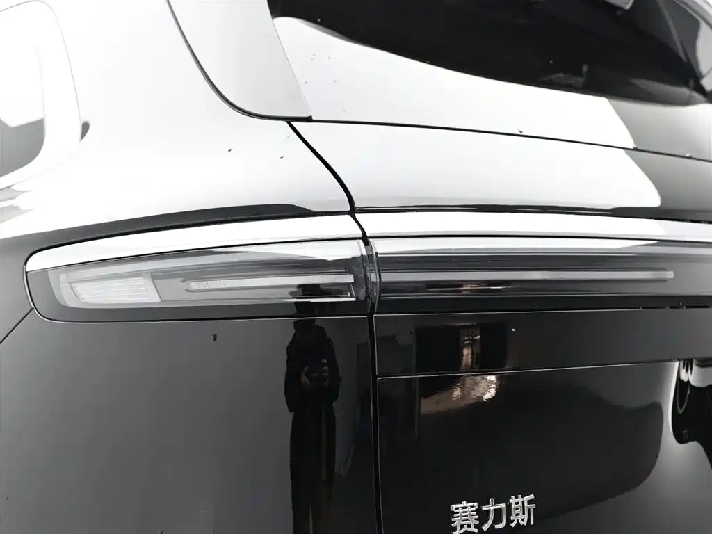 AITO Wenjie AITO M7 2026 Extended Range Max AWD 5-seater фото 9