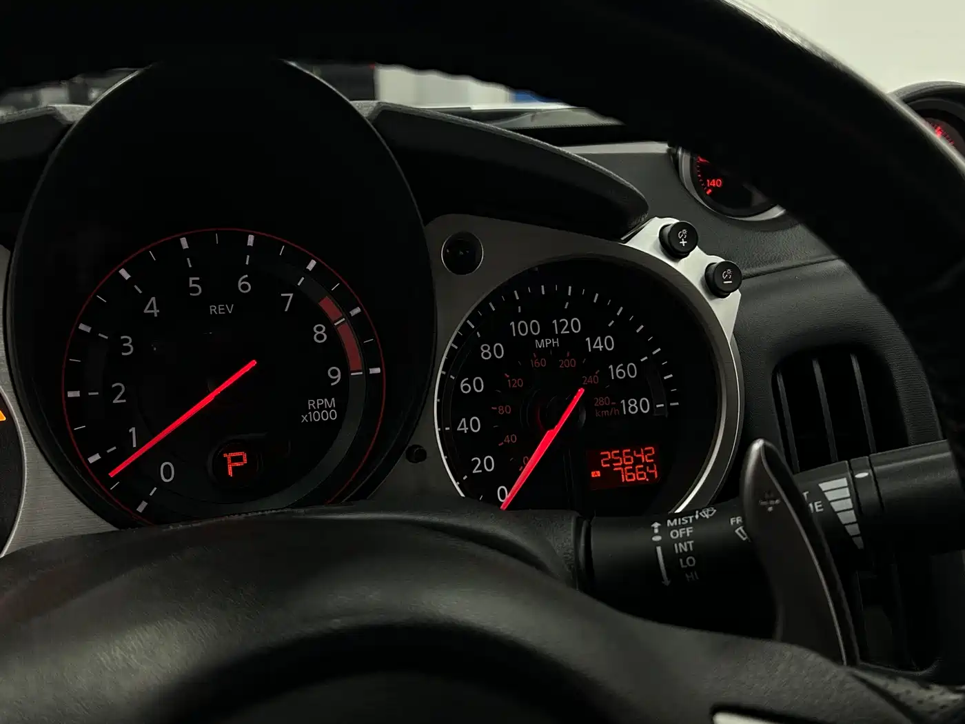 Nissan 370Z 2013 3.7L Coupe фото 11