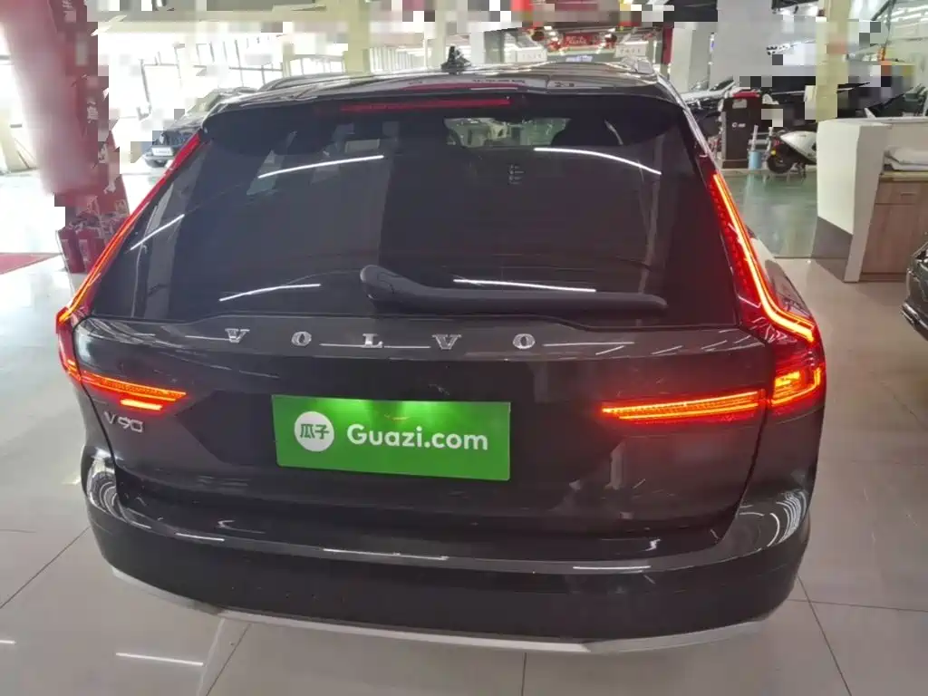 Photo 6 - Volvo V90