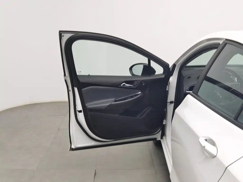 Chevrolet Cruze 2019 2018 Redline 330T Dual-Clutch Leading Edition