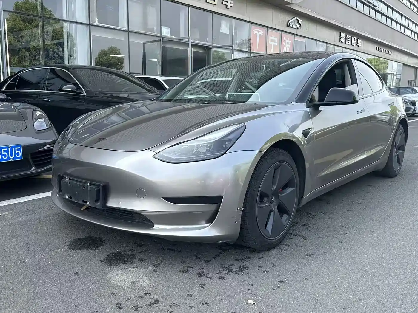 TESLA MODEL 3