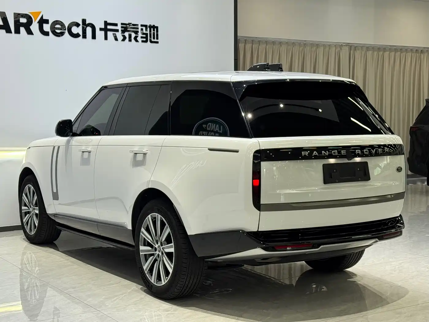 Land Rover Range Rover 2023 2023 3.0 L6 360PS Golden Age Edition