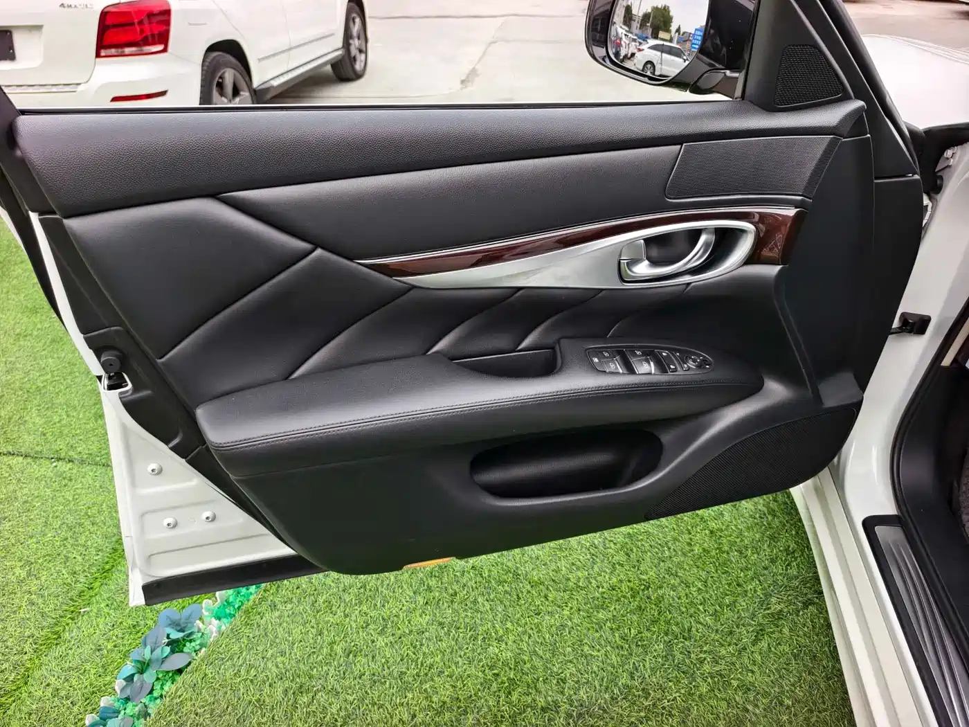 Infiniti Q70 2017 2017 Q70L 2.5L Enjoyment Edition